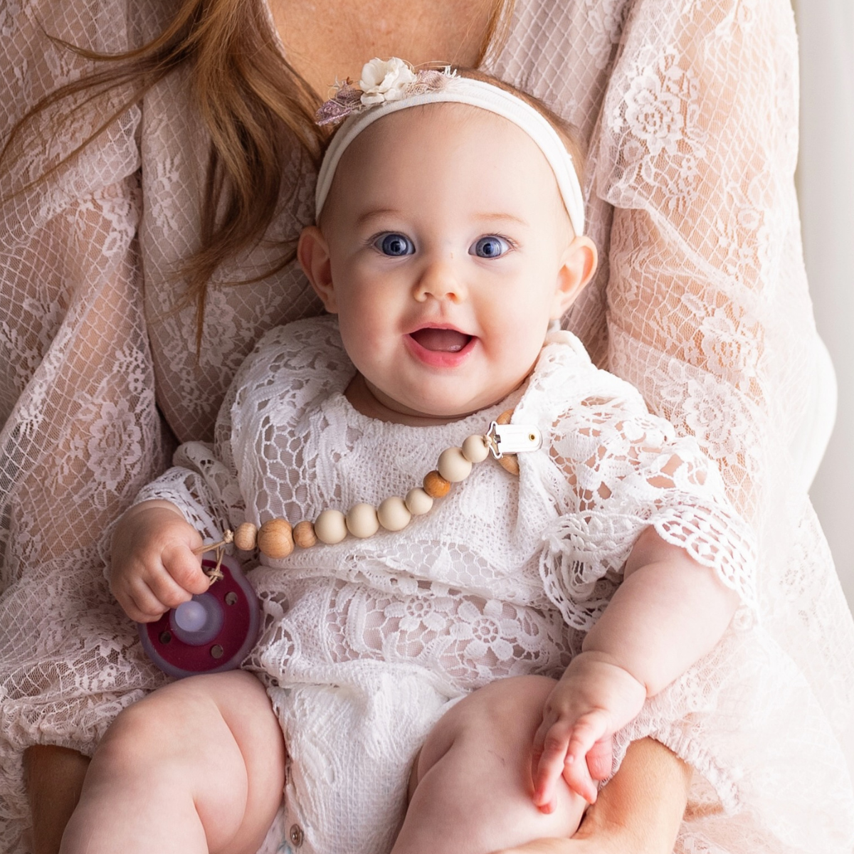 mōmi babypace pacifier clip - barley